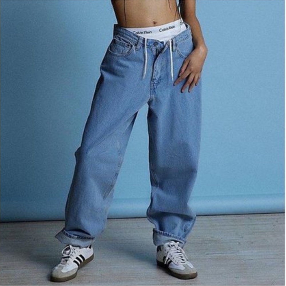 Levi’s UO Skateboarding Super Baggy Jeans Size 28